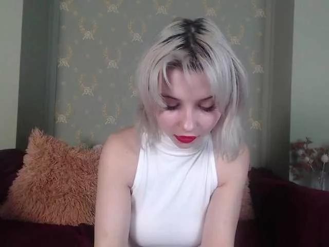 shinyblonde on BongaCams 