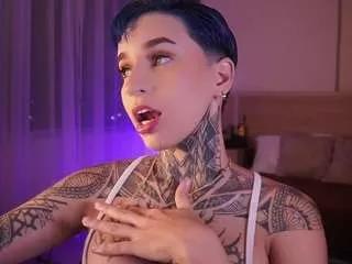 alicee-love on CamSoda 