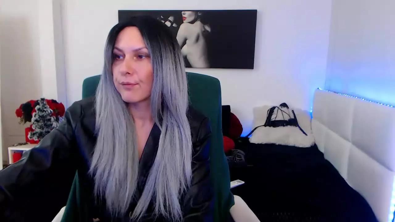 MistressEvelyn on Streamray 