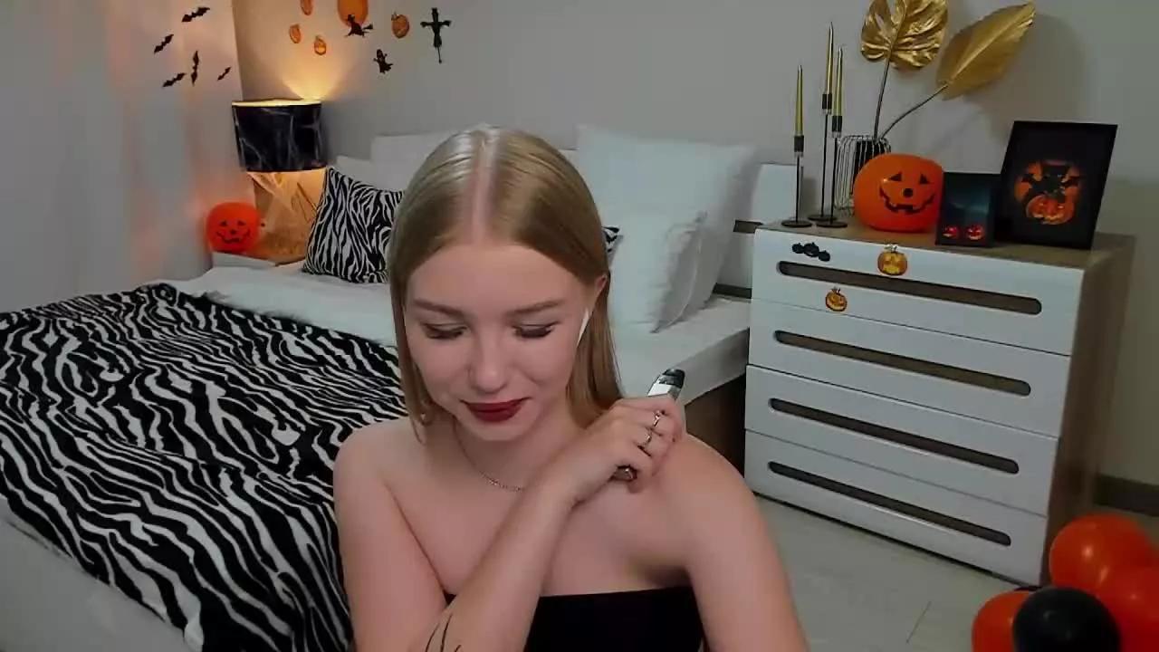 NicoleMiers on Streamray 