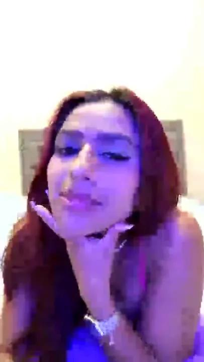 Paola_Cortes on Streamray 