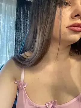 CurlyLara on StripChat 