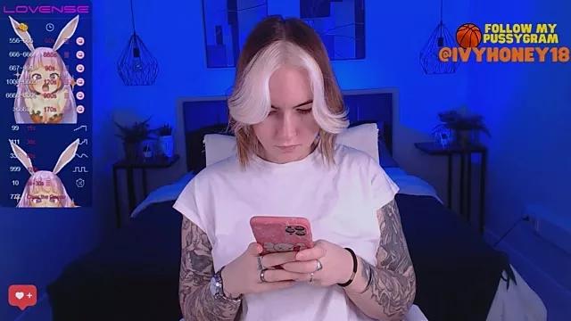 IvyHoney on StripChat 